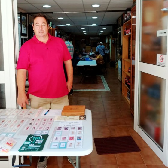 Fotos de la trobada de intercambio de sobres de azúcar en SUCREUS de Reus en Tarragona.