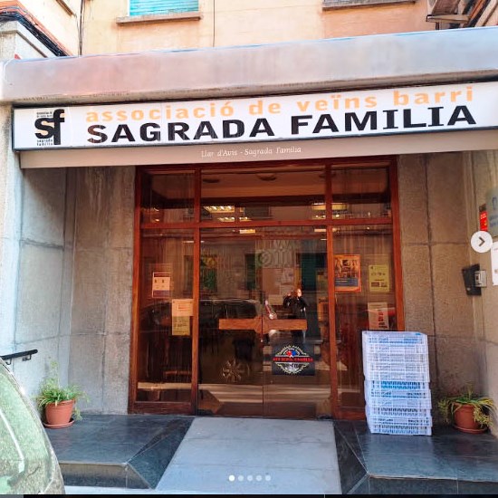 Fotos  del desayuno de socios de Associació col.leccionistes del Bages a Manresa (Barcelona).
