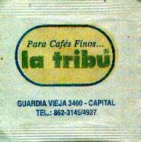 Sobres de edulcorantes de la marca de café argentina LA TRIBU.