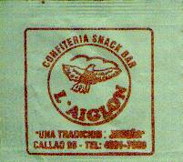Sobres de edulcorantes de locales de hosteleria en Argentina.