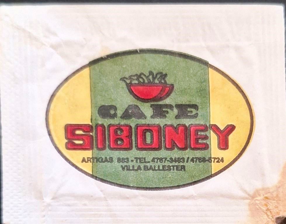 Sobres de edulcorantes de la marca de café argentina SIBONEY.