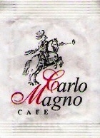 Sobres de edulcorantes de la marca de café argentina CARLOMAGNO.