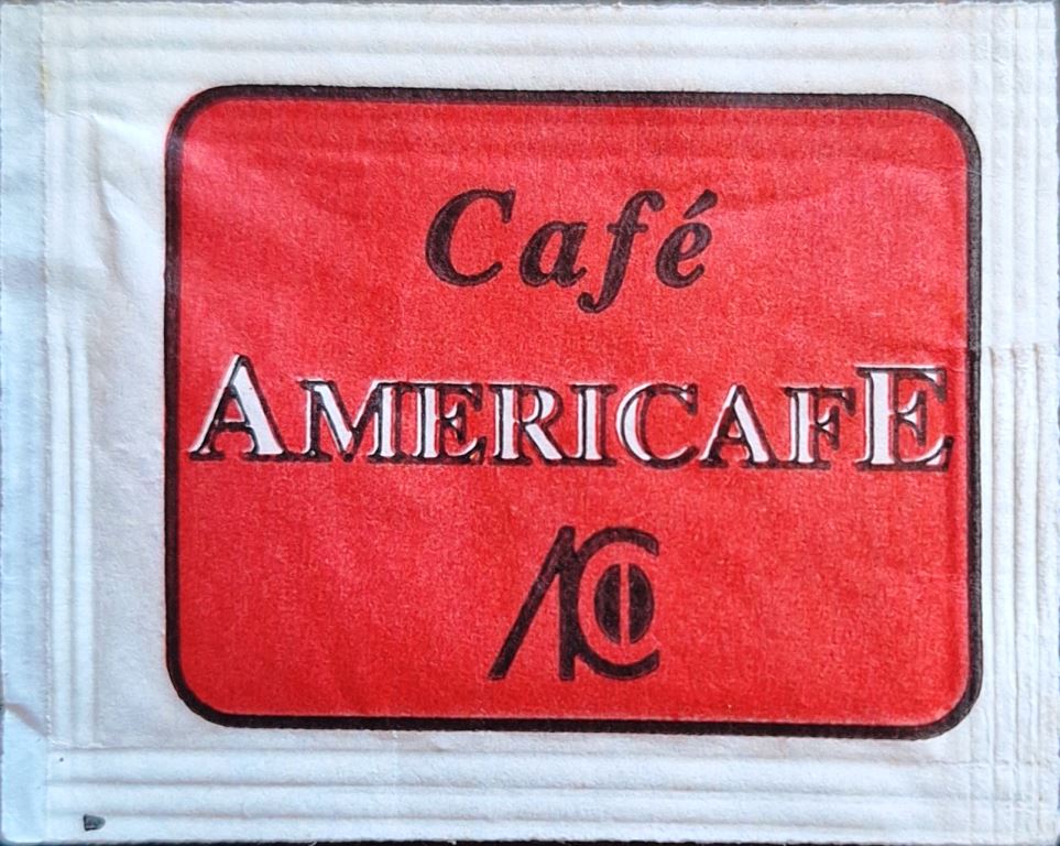 Sobres de edulcorantes de la marca de café argentina AMERICAFÉ.