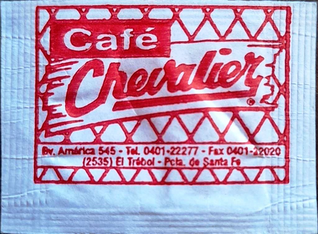 Sobres de edulcorantes de la marca de café argentina CHEVALIER.