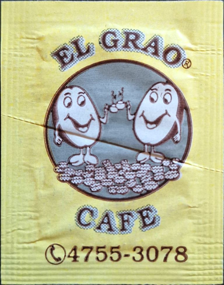 Sobres de edulcorantes de la marca de café argentina EL GRAO.