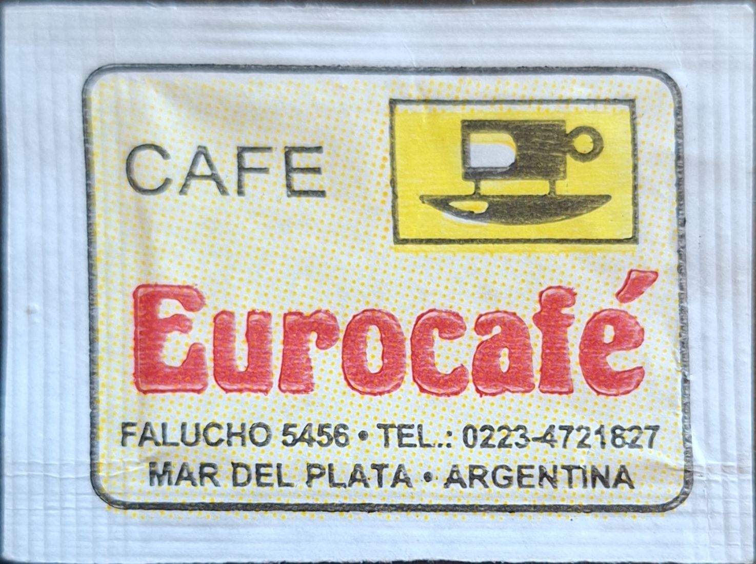 Sobres de edulcorantes de la marca de café argentina EUROCAFÉ.