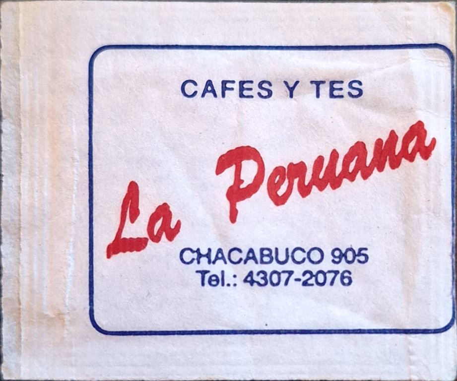 Sobres de edulcorantes de la marca de café argentina LA PERUANA.