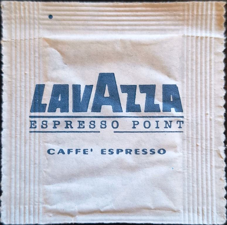 Sobres de edulcorantes de la marca de café argentina LAVAZZA.