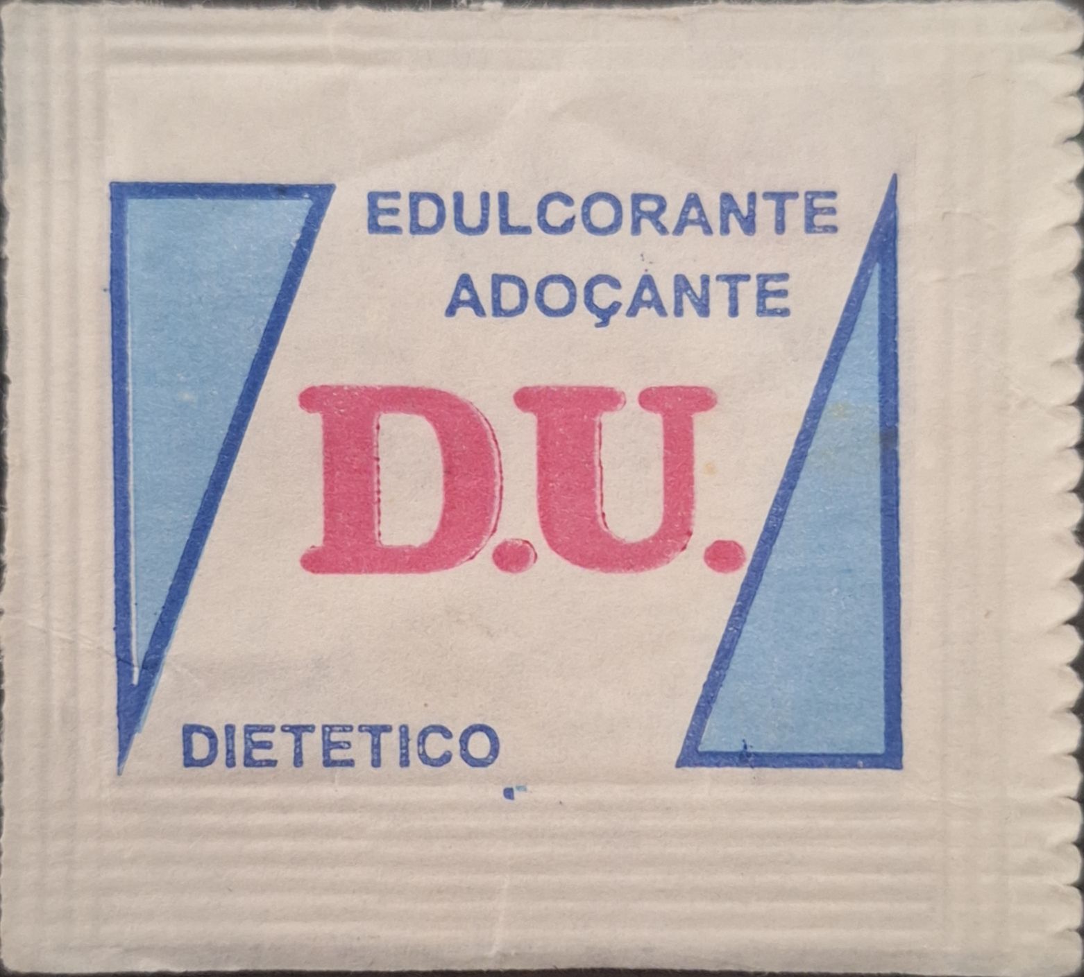 Sobres de edulcorantes de marcas de edulcorante de Argentina.