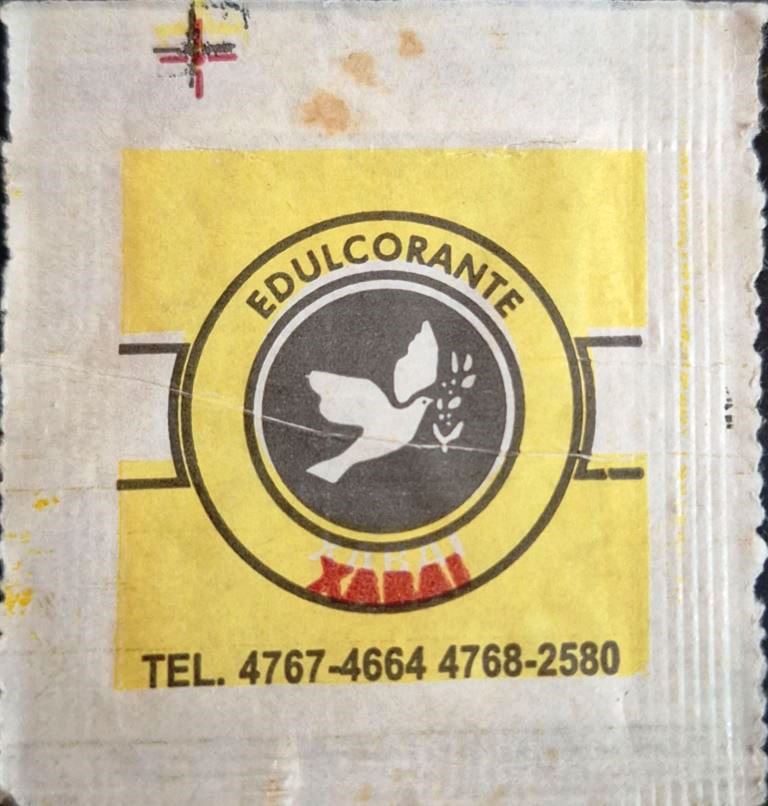 Sobres de edulcorantes de marcas de edulcorante de Argentina.