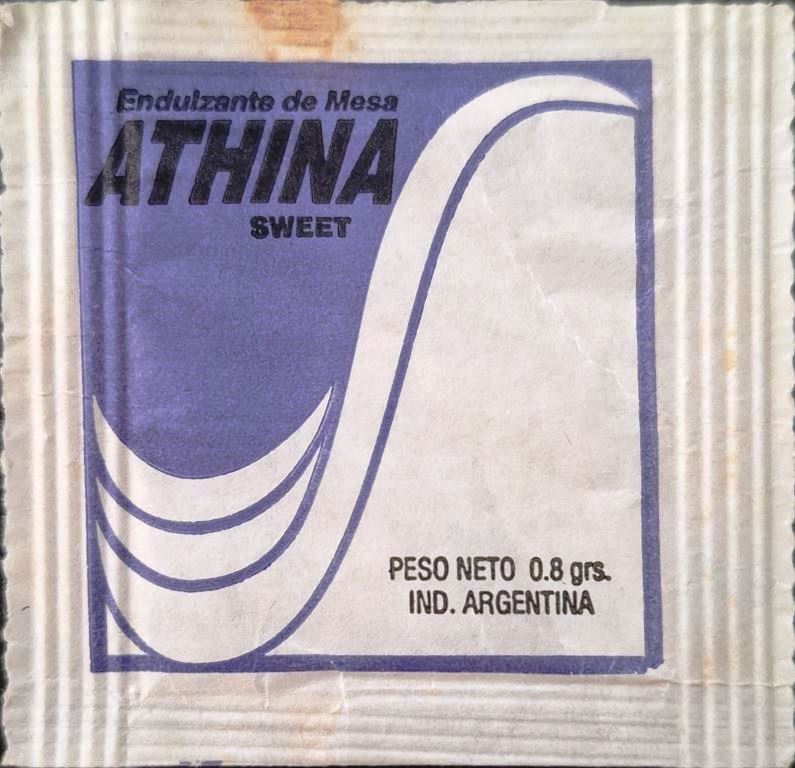 Sobres de edulcorantes del distribuidor ATHIMA de Argentina.