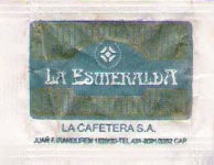 Sobres de edulcorantes de la marca de café argentina LA ESMERALDA.