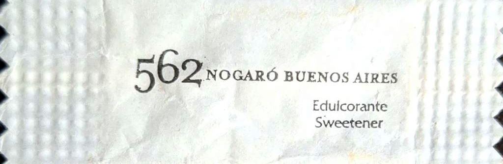 Sobres de edulcorantes del local de hostelería 562 NOGARO.
