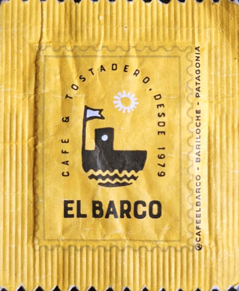 Sobres de edulcorantes de la marca de café argentina EL BARCO.