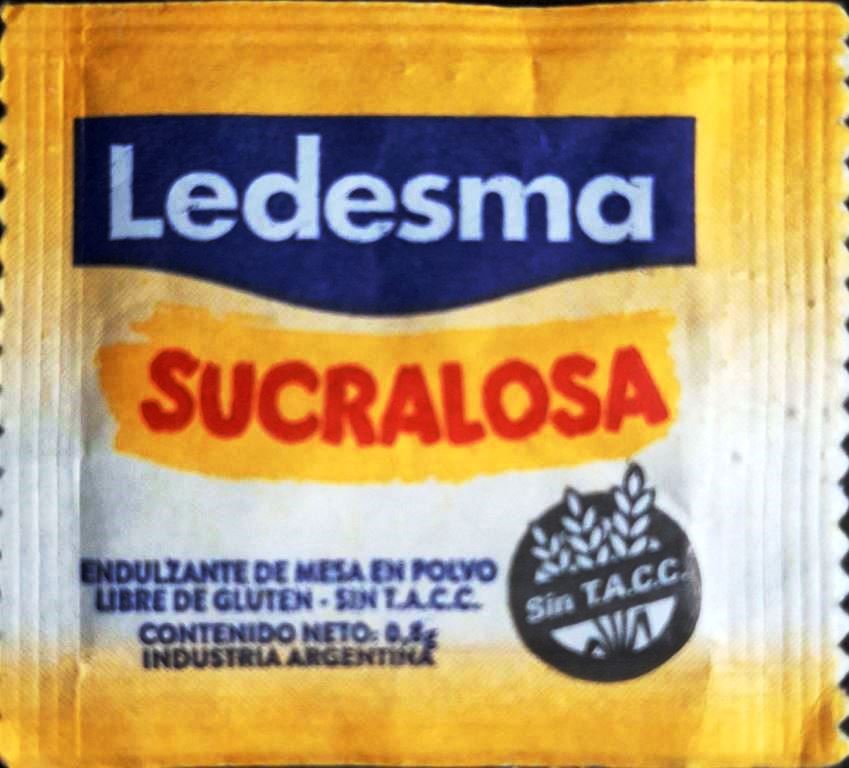 Sobres de edulcorantes de la marca de edulcorante argentina LEDESMA.