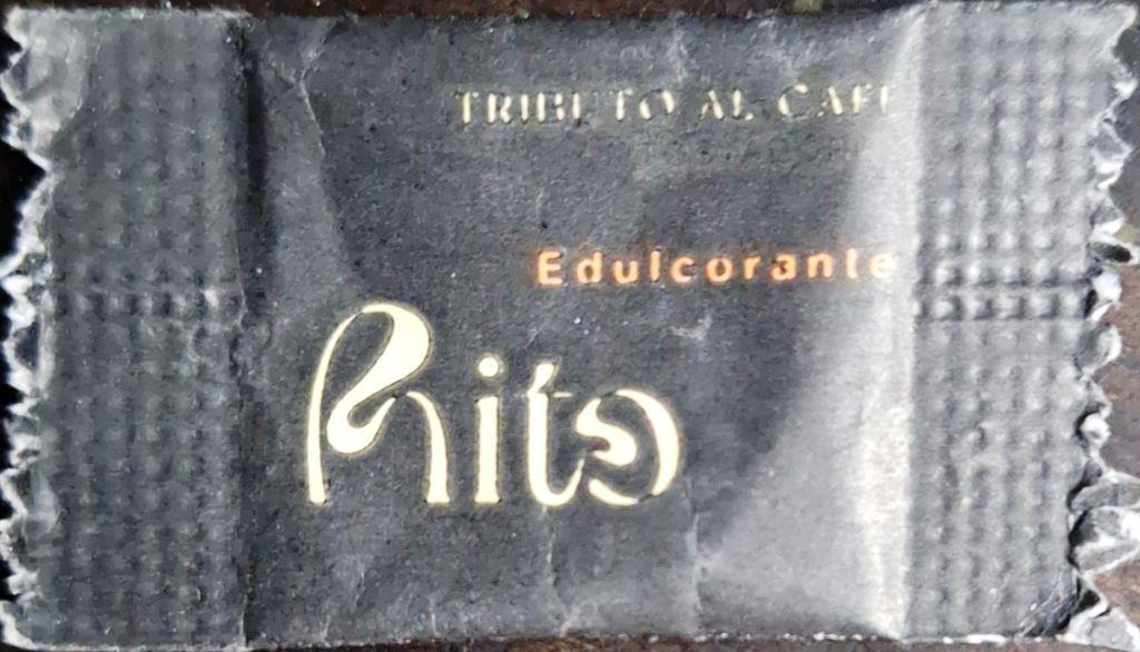 Sobres de edulcorantes de la marca de café argentina RITO.