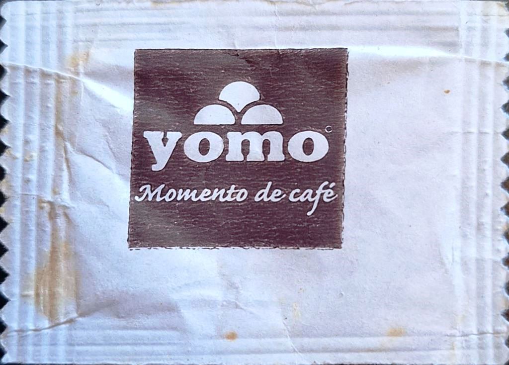 Sobres de edulcorantes del local de hostelería YOMO.