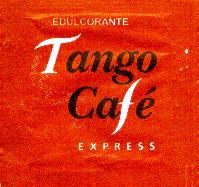 Sobres de edulcorantes de la marca de café argentina TANGO.