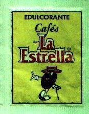 Sobres de edulcorantes de marcas de café.