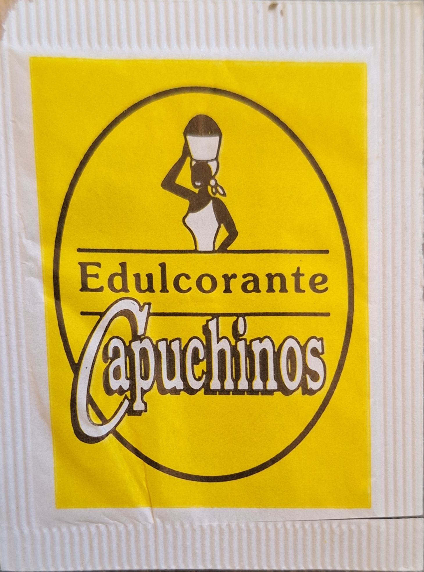 Sobres de edulcorantes de la marca de café CAPUCHINOS.