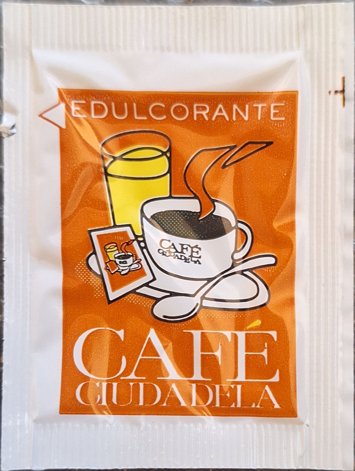 Sobres de edulcorantes de la marca de café CIUDADELA.