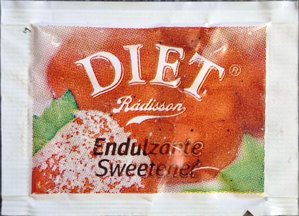 Sobres de edulcorantes de la marca de edulcorante RADISSON.