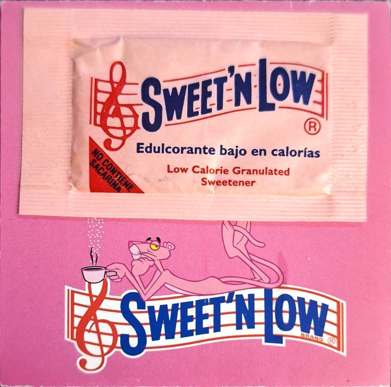 Sobres de edulcorantes de la marca de edulcorante SWEET'N LOW.