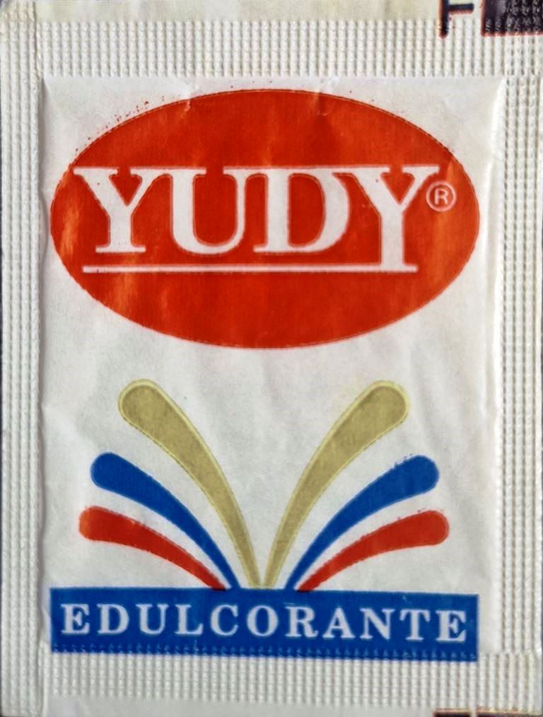 Sobres de edulcorantes de marcas de edulcorantes.