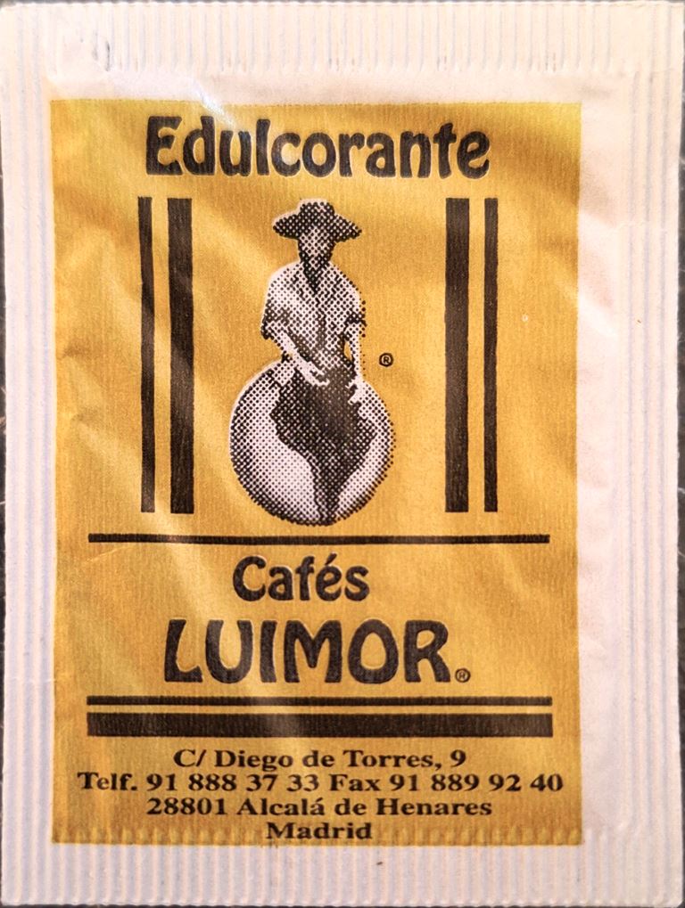 Sobres de edulcorantes de la marca de café LUIMOR.