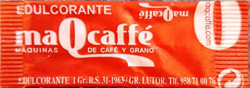 Sobres de edulcorantes de la marca de café MAQCAFFE.