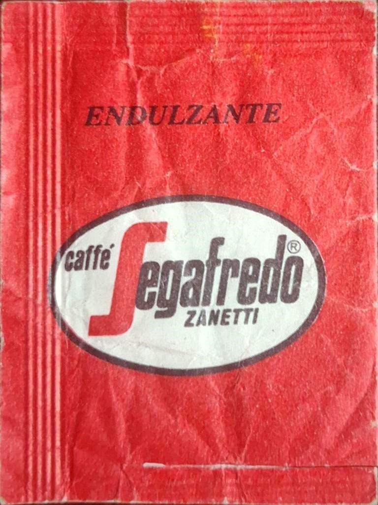 Sobres de edulcorantes de la marca de café SEGAFREDO