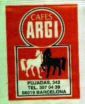 Sobres de edulcorantes de la marca de café ARGI.