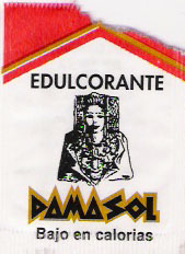Sobres de edulcorantes de la marca de café DAMASOL.