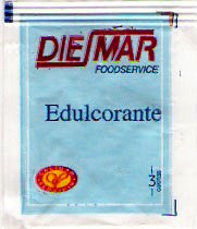 Sobres de edulcorantes de marcas de edulcorantes.