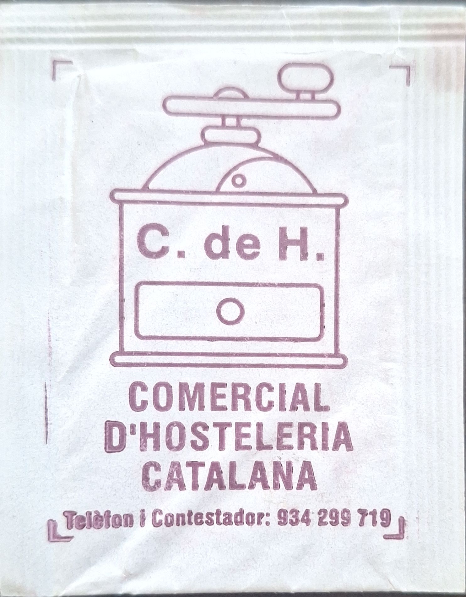 Sobres de edulcorantes de distribuidoras.