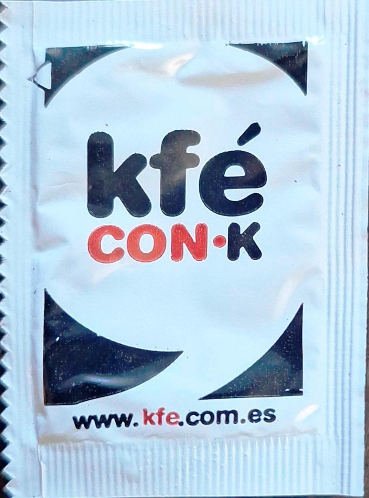 Sobres de edulcorantes de la marca de café KFE.