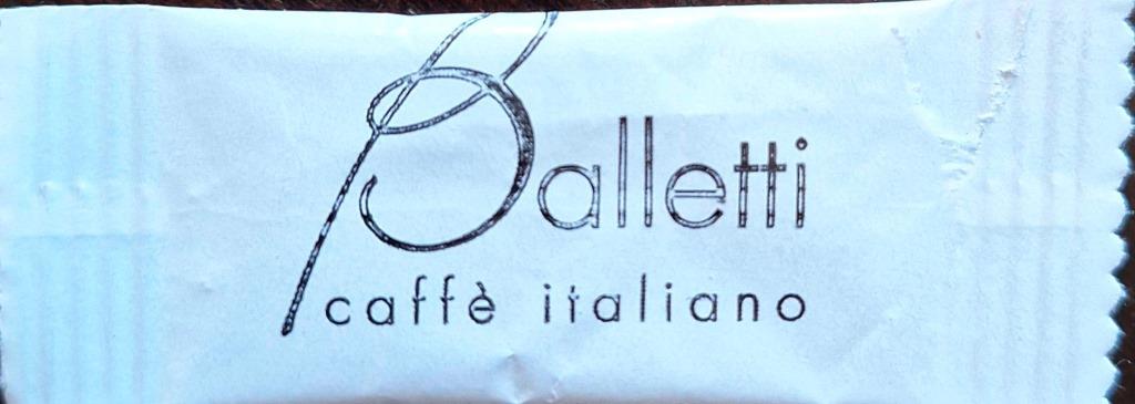 Sobres de edulcorantes de la marca de café BALLETTI.