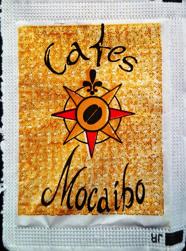 Sobres de edulcorantes de la marca de café MOCAIBO.