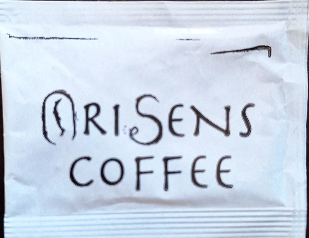 Sobres de edulcorantes de la marca de café ORISENS COFFEE.