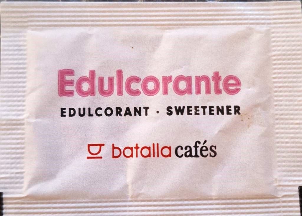 Sobres de edulcorantes de la marca de café BATALLA.