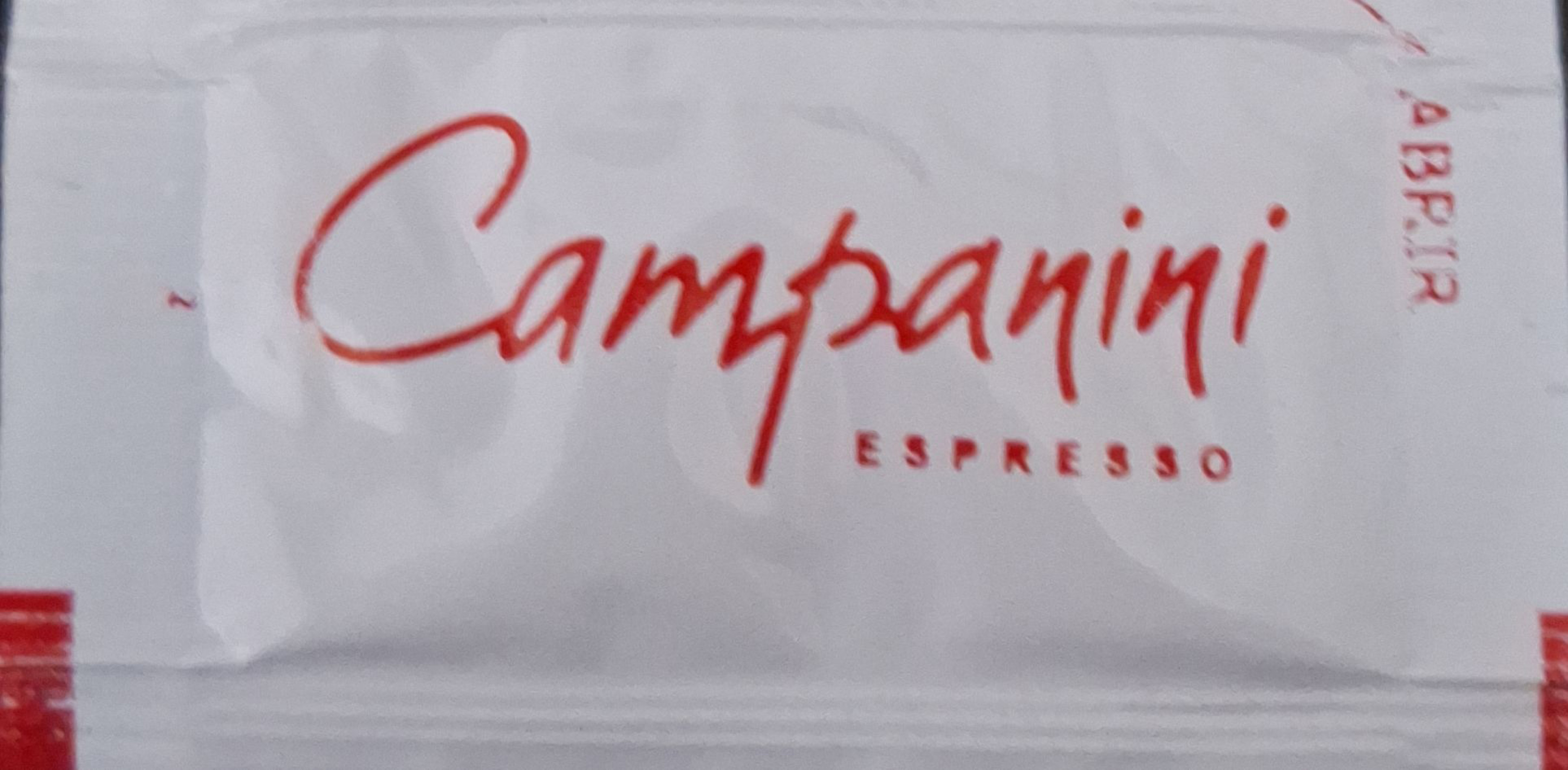 Sobres de edulcorantes de la marca de café CAMPANINI.