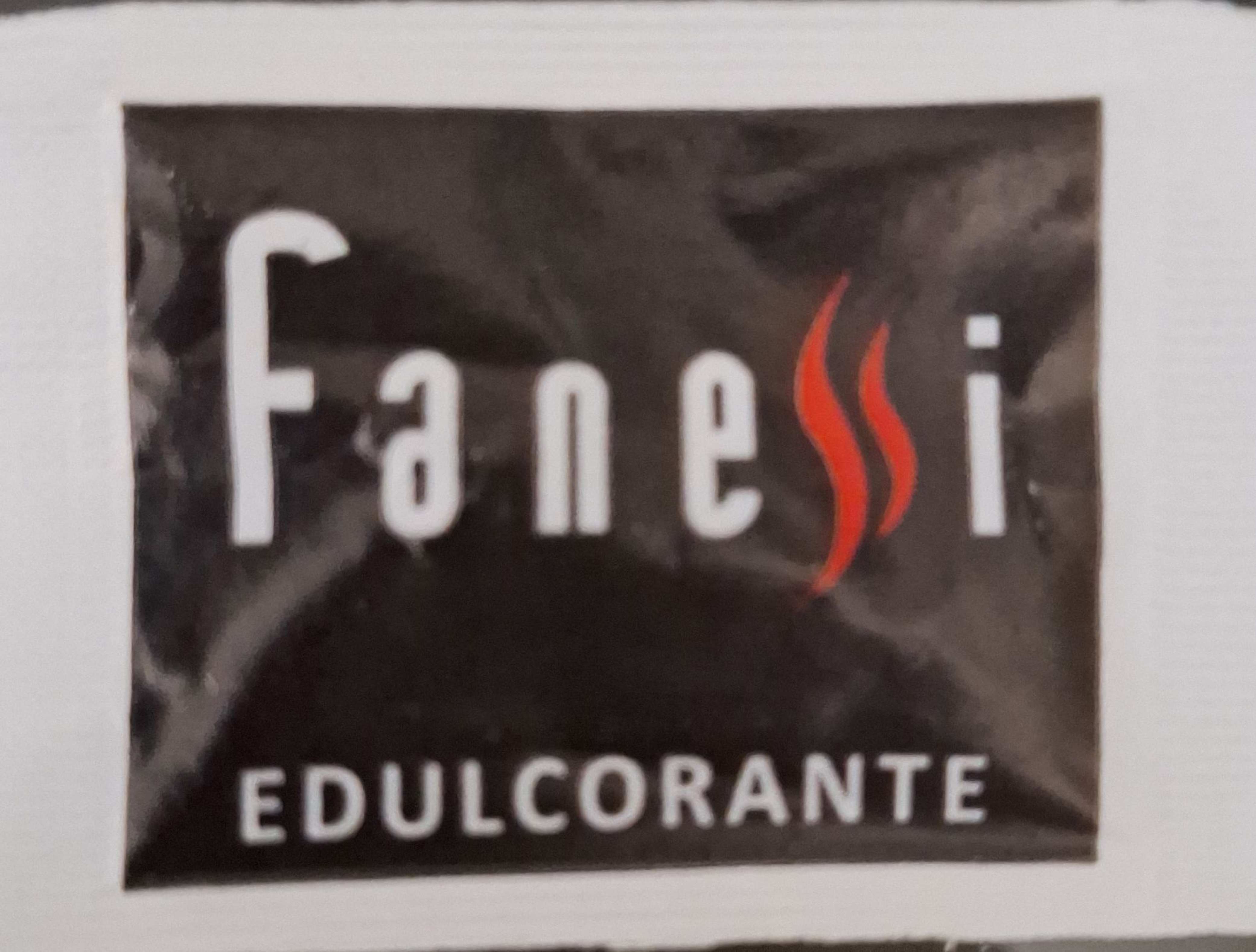 Sobres de edulcorantes de la marca de café FANESSI.