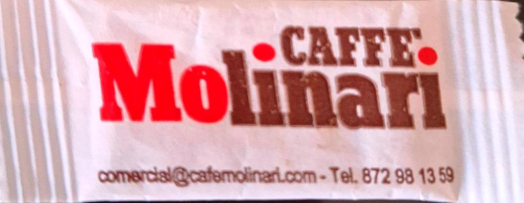 Sobres de edulcorantes de la marca de café MOLINARI.