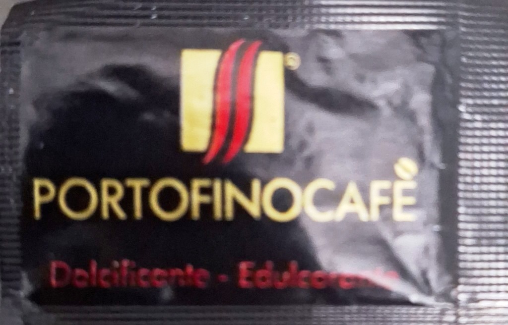 Sobres de edulcorantes de la marca de café PORTOFINO.