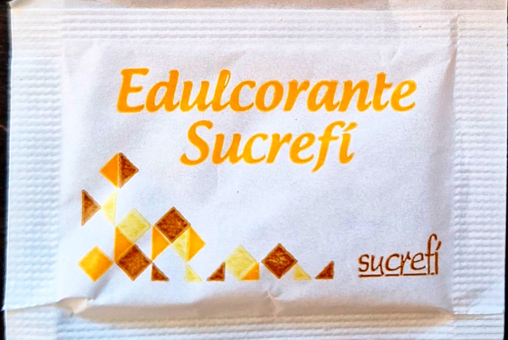 Sobres de edulcorantes de la marca de edulcorante SUCREFI.