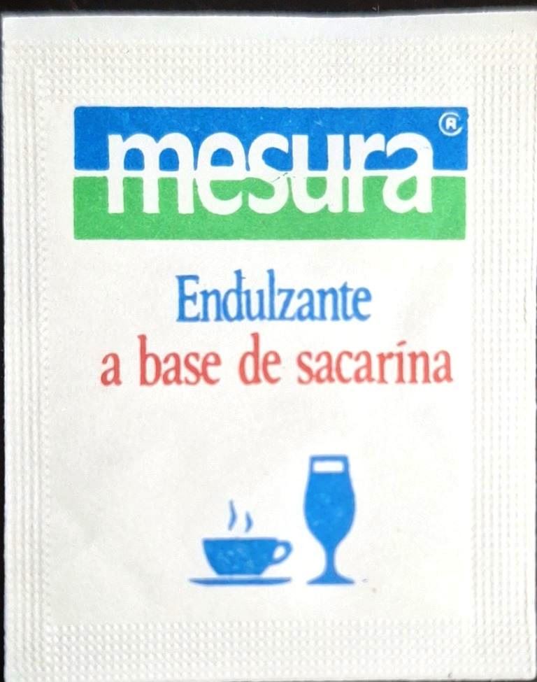 Sobres de edulcorantes de la marca de edulcorante MESURA.