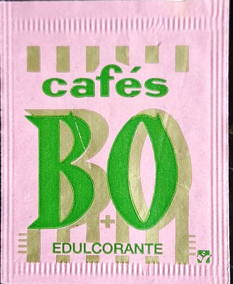 Sobres de edulcorantes de la marca de café BO.