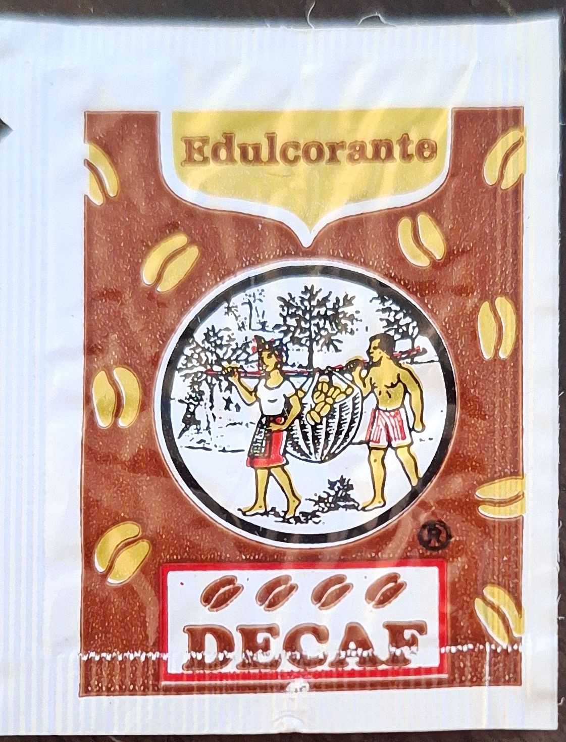 Sobres de edulcorantes de la marca de café DECAF.