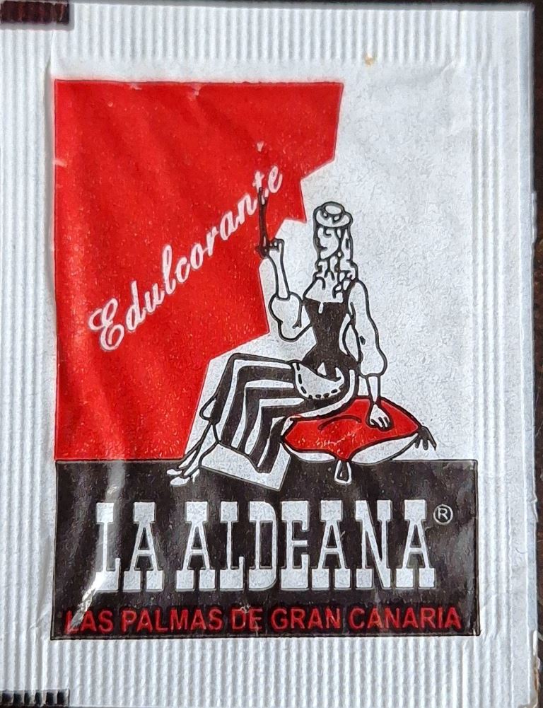 Sobres de edulcorantes de la marca de café LA ALDEANA.