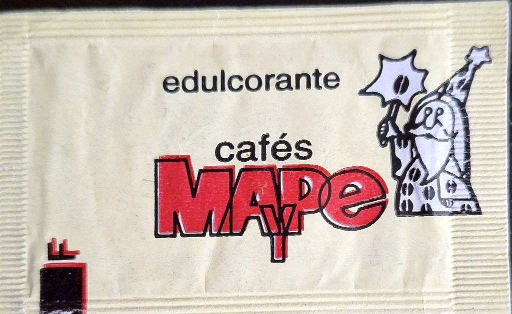 Sobres de edulcorantes de la marca de café MAYPE.